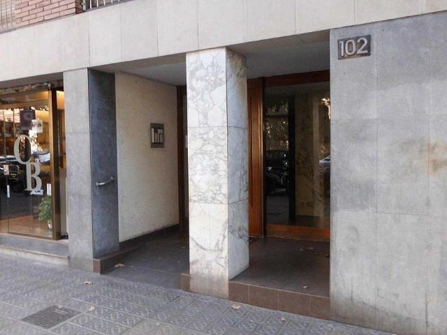 Oficina en venta en calle De Casp, Barcelona, de 103 m² por 280.000