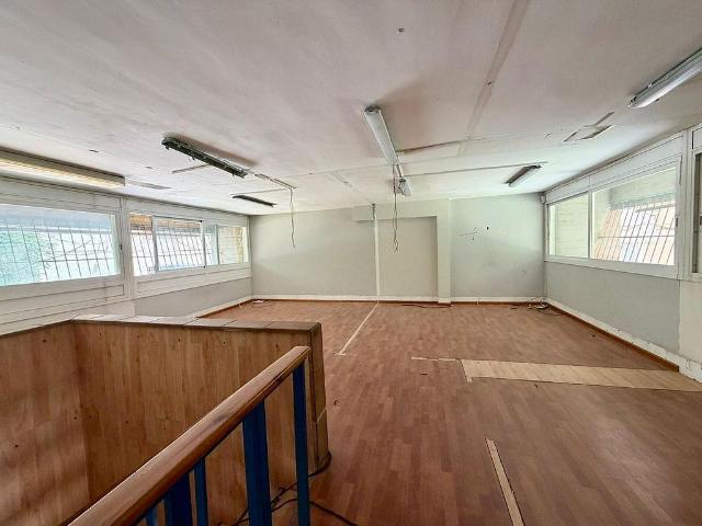 Oficina en venta en calle De Huelva, Barcelona, de 47 m² por 150.000