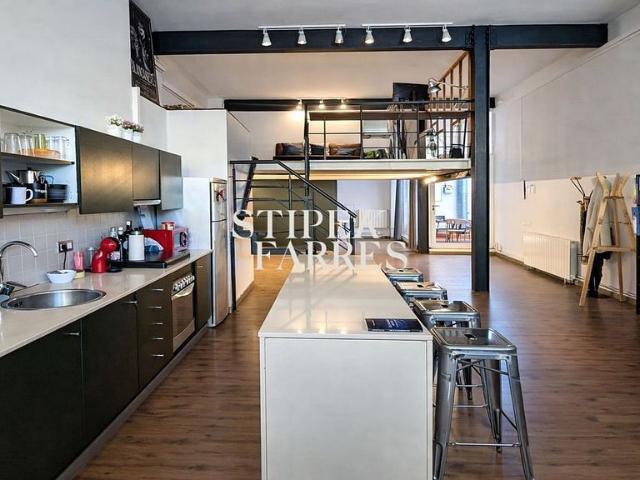 Oficina en venta en calle De la Ciutat de Granada, Barcelona, de 130 m² por 615.000