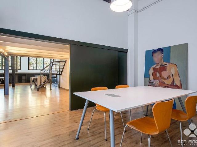 Oficina en venta en calle De la Ciutat de Granada, Barcelona, de 135 m² por 615.000