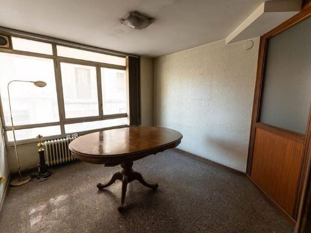 Oficina en venta en calle De L'anselm Clavé, Lleida, de 148 m² por 92.000