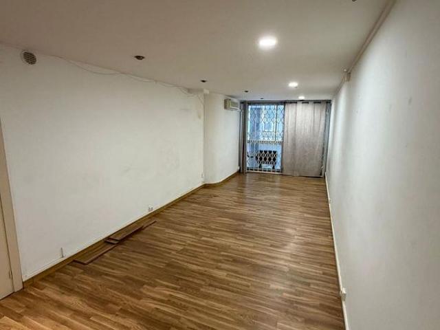 Oficina en venta en calle De Pàdua, Barcelona, de 28 m² por 125.000
