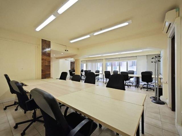 Oficina en venta en calle De Saclosa, Manresa, de 84 m² por 74.000