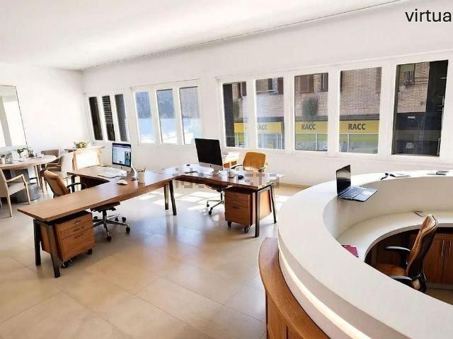 Oficina en venta en calle De Saclosa, Manresa, de 120 m² por 79.500
