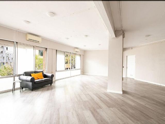 Oficina en venta en calle De Zamora, Barcelona, de 210 m² por 450.000