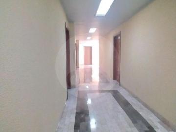 Oficina en venta en edificio con vigilancia