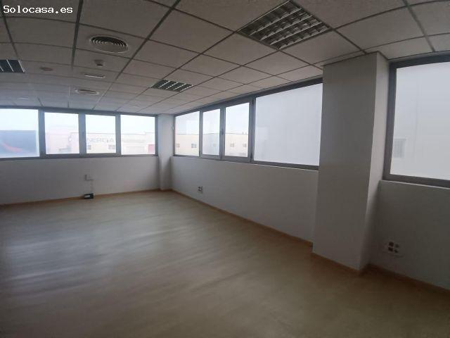 Oficina en venta en el Pol Ind de Ceuti