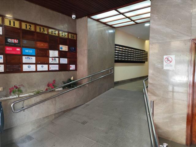 Oficina en venta en Puerto Canteras 35007