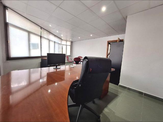 Oficina en venta en paseo Del Doctor Moragas, Barbera del Vallès, de 85 m² por 159.000