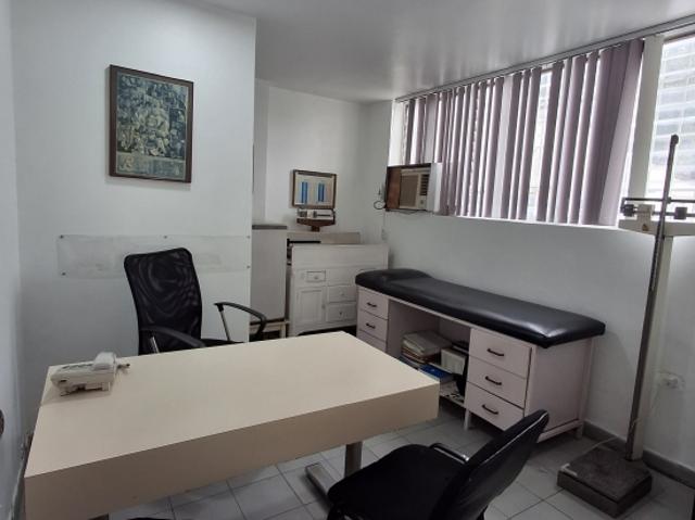 Oficina en venta en PB Plaza Venezuela 3D/1B
