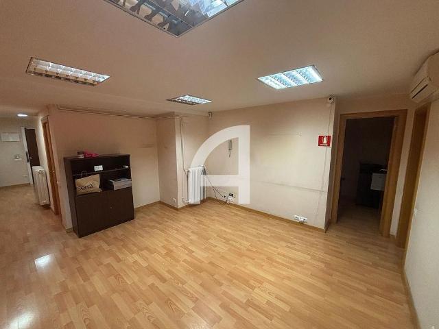 Oficina en venta en rambla D'ègara, Terrassa, de 100 m² por 200.000