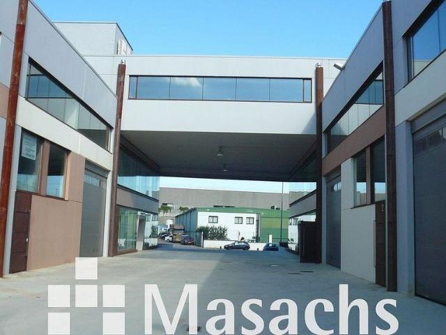 Oficina en venta en Riudellots de la Selva, de 343 m² por 238.000