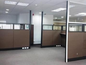 OFICINA EN VENTA EN SAN ISIDRO IMPLEMENTADA