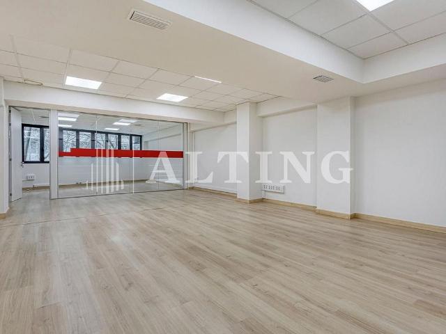Oficina en venta en travesía De Les Corts, Barcelona, de 121 m² por 395.000