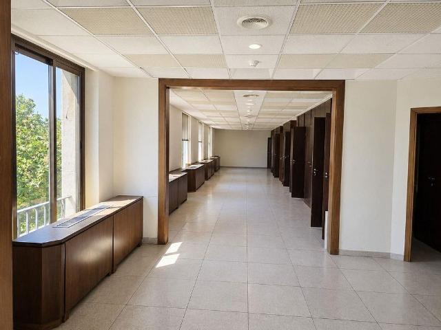 Oficina en venta en Vilafranca del Penedès, de 178 m² por 375.000