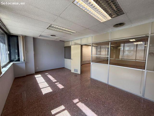 Oficina en Venta por €188,000 Espacio Perfecto para Tu Negocio
