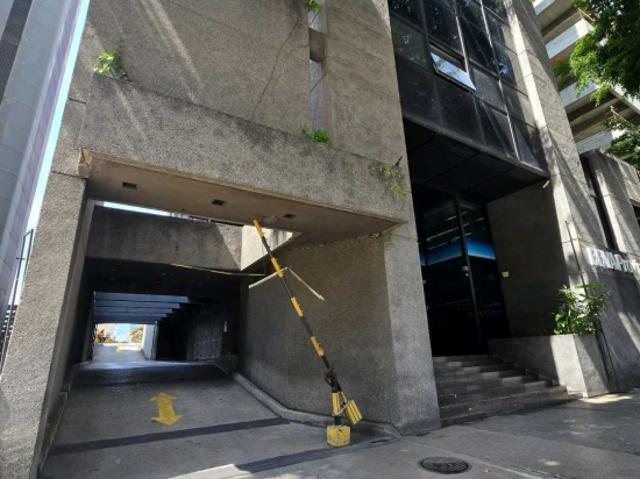 OFICINA EN VENTA / URB. EL ROSAL CHACAO
