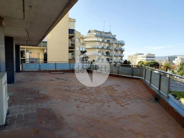 Oficina, Esplugues de Llobregat