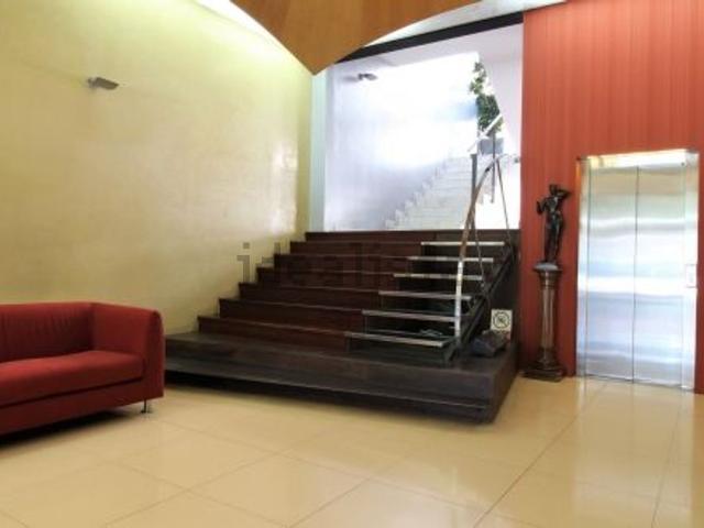 Oficina, Girona