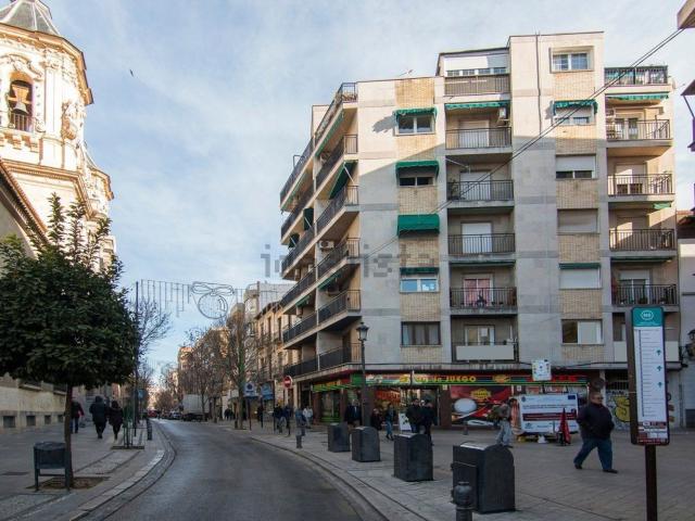 Oficina, Gran Capitán, Granada