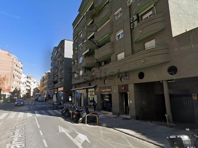 Oficina, Granada
