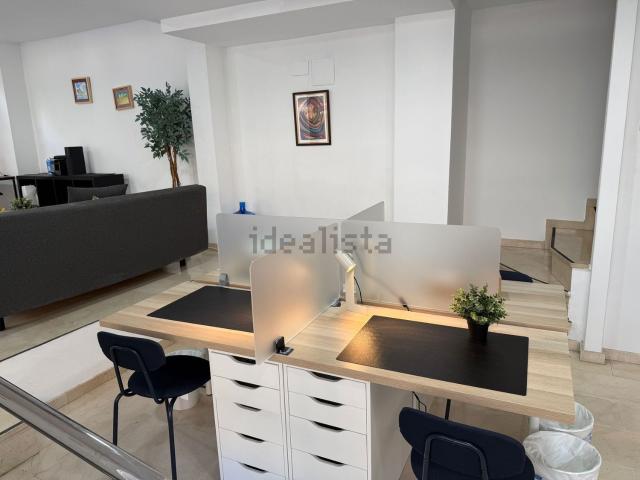 Oficina, Granada