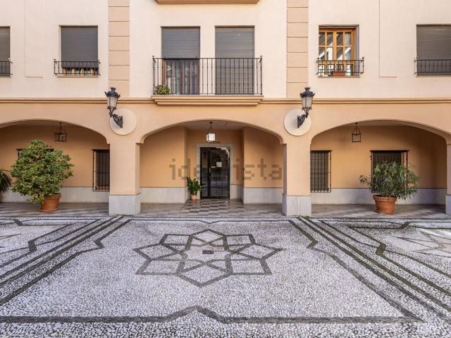 Oficina, Granada
