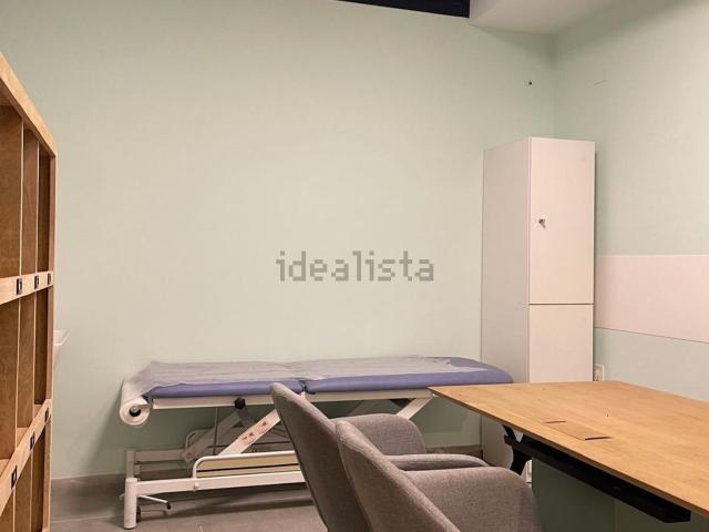 Oficina, Granada