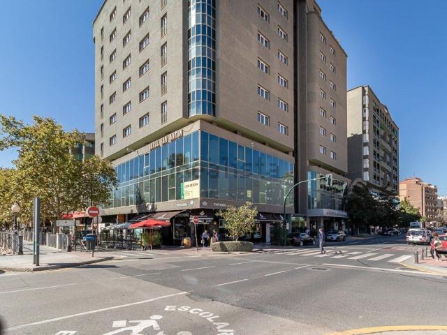 Oficina, Granada