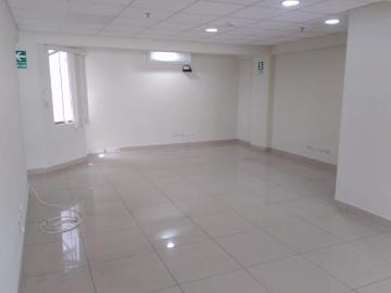 OFICINA IMPLEMENTADA DE 60 M2 Y UNA COCHERA DOBLE EN MIRAFLORES