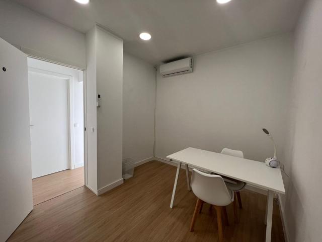 OFICINA INDEPENDIENTE DISPONIBLE EN COWORKING