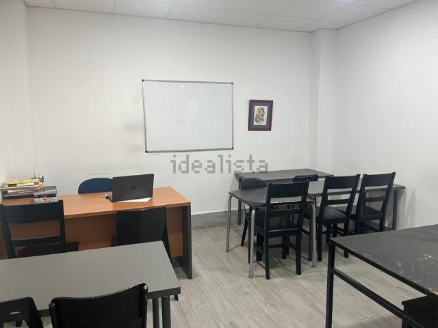 Oficina, Los Almendros El Limonero El Tomillar, Málaga