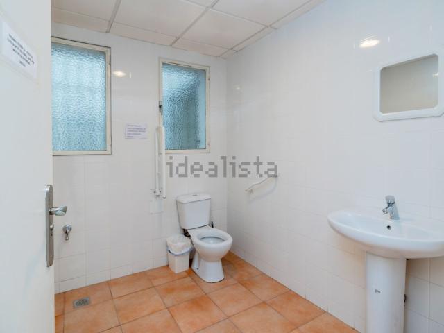 Oficina, Ronda Arabial, Granada
