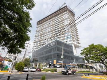 Oficina semi adecuada en renta