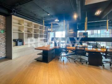 Oficinas de Lujo en Venta en Interlomas con Terraza Privada sobre Blvd. Interlomas