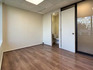 Oficina 1 privado, baño, recepción en Arriendo, Metro Pedro de Valdivia, Providencia | Espacios por CLP 430000.00 en Providencia