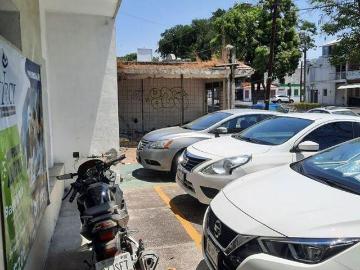 Oficinas + Terreno en venta Colima