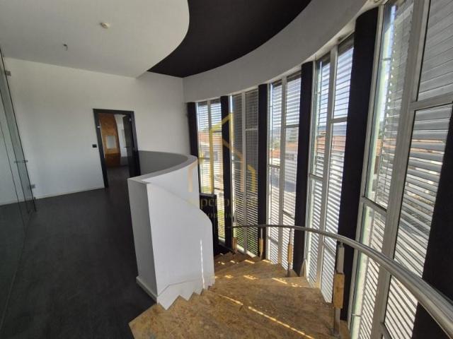 Oficinas Vila Nova de Famalicão Vila Nova de Famalicão DLS98292341