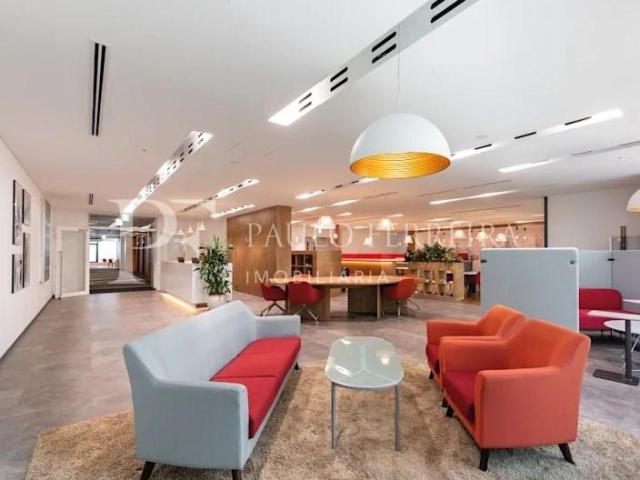 Oficinas Vila Nova de Famalicão Vila Nova de Famalicão ES99729099