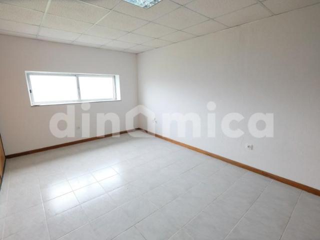Oficinas Vila Nova de Famalicão Vila Nova de Famalicão ES102723315