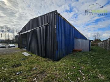Oficinas y bodega sector industrial