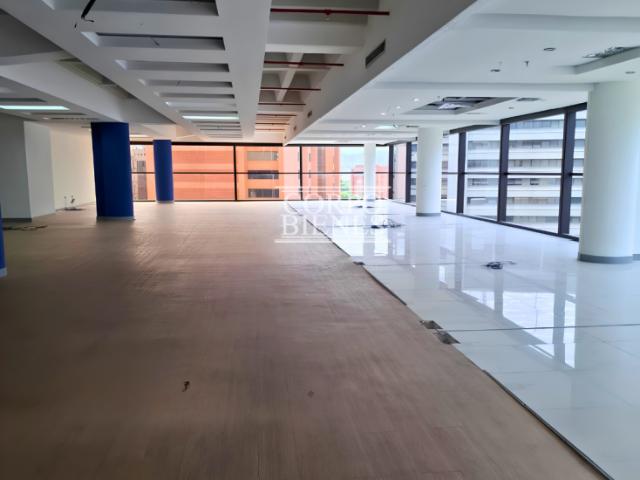 OFICINAS ALQUILER CHUAO 677 M2