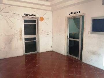 Oficinas con bodega en cd. Del carmen