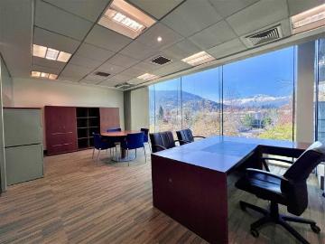 Oficinas con Servicio todo Incluido, Sta. Maria Manquehue. Espacios por CLF 20.00 en Vitacura