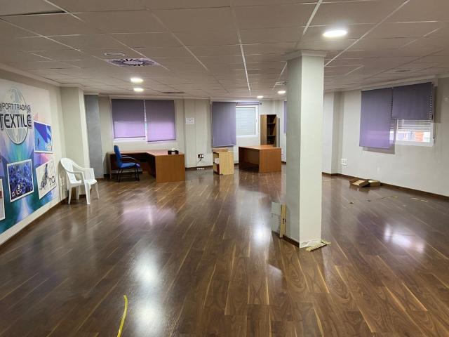 Oficinas elegantes en pleno centro de Albaida – Disponibles en venta o alquiler
