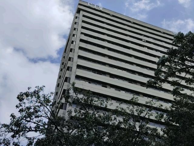 Oficinas en venta en Torre Vargas CTV, Los Caobos, piso medio ER