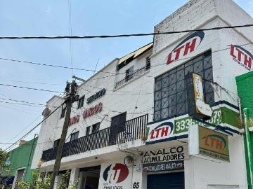 Oficinas en dos plantas en Av. 5 de febrero