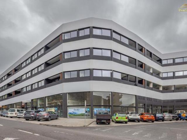 Oficinas Machico Ilha da Madeira DS74985376
