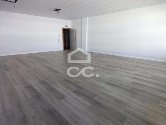 Oficinas Marinha Grande Leiria DS102436375