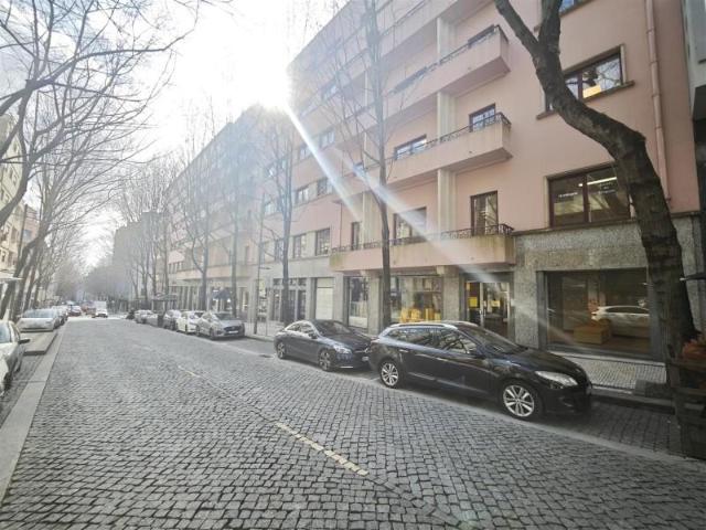 Oficinas Porto Porto 4000 437 ES100256709